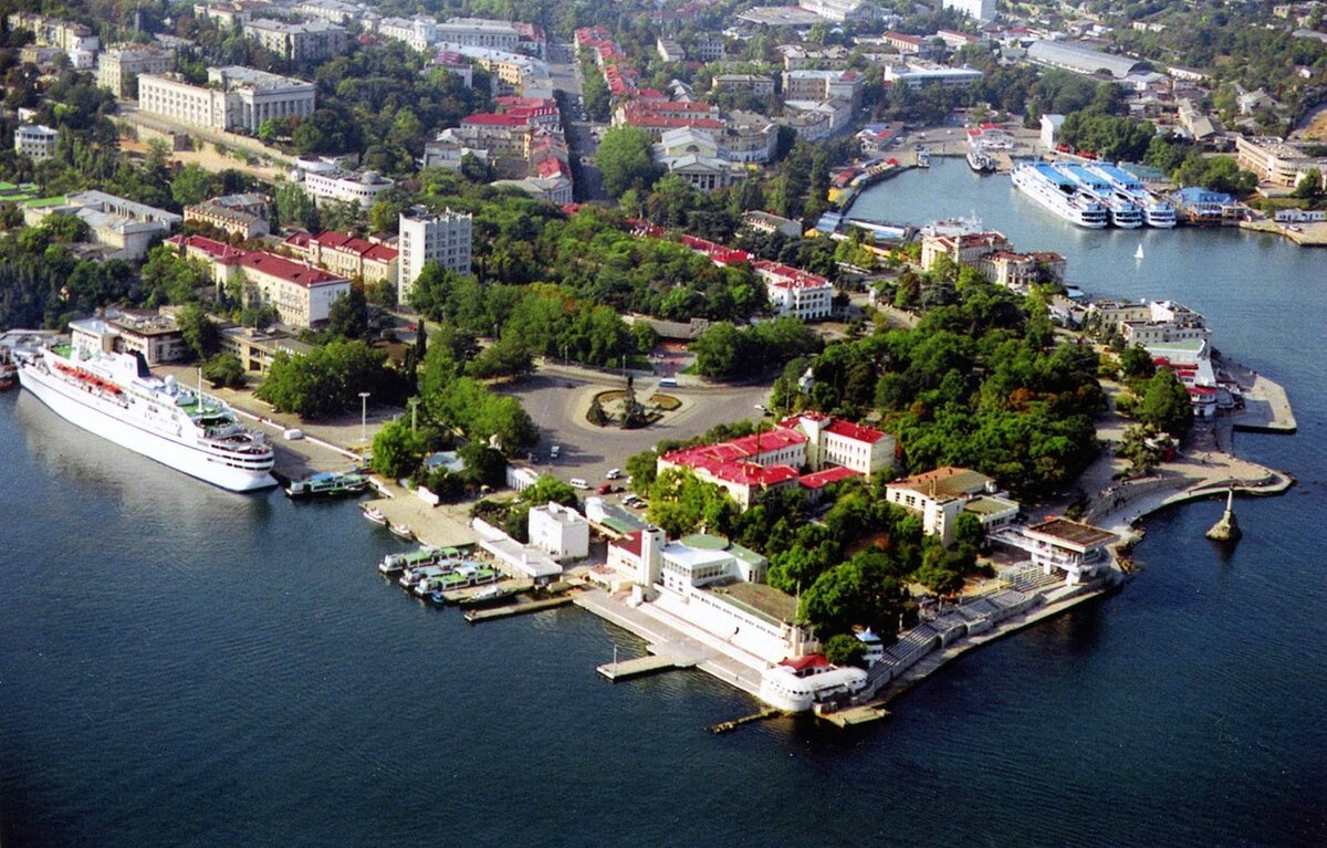 1. Центр Севастополя — 15 минут на катере
